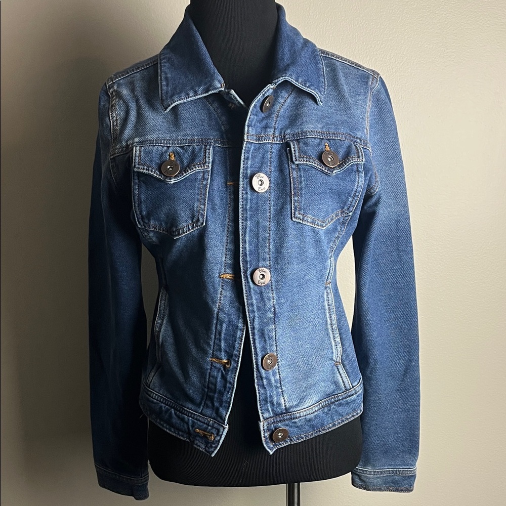 Stylish Blue Denim Jacket for Women